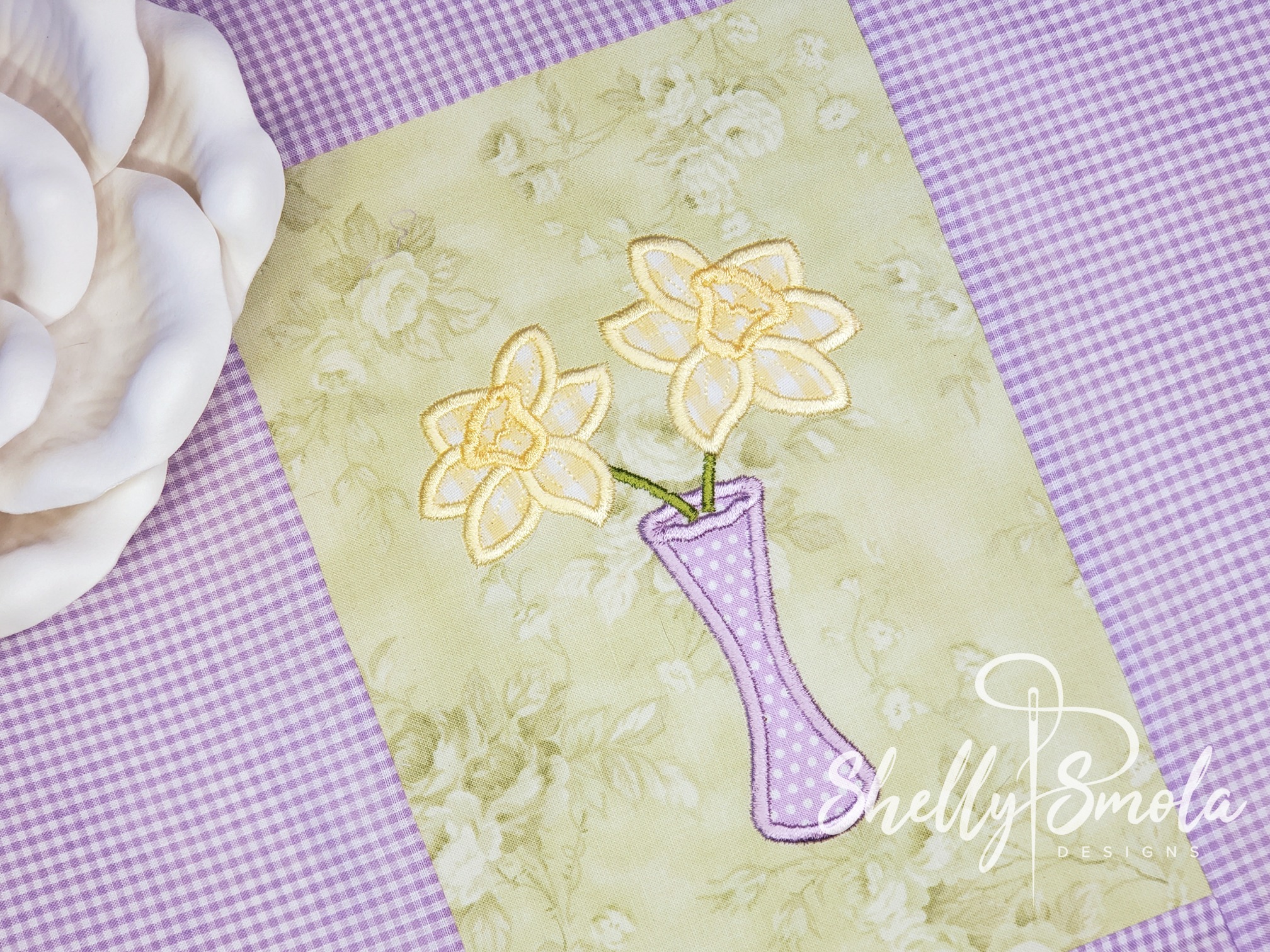 Daffodil Applique by Shelly Smola